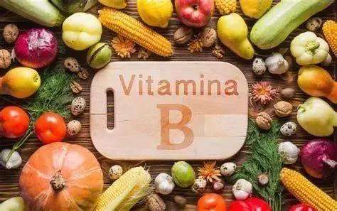 Aký je vzťah medzi vitamínom B9 a kyselinou listovou?