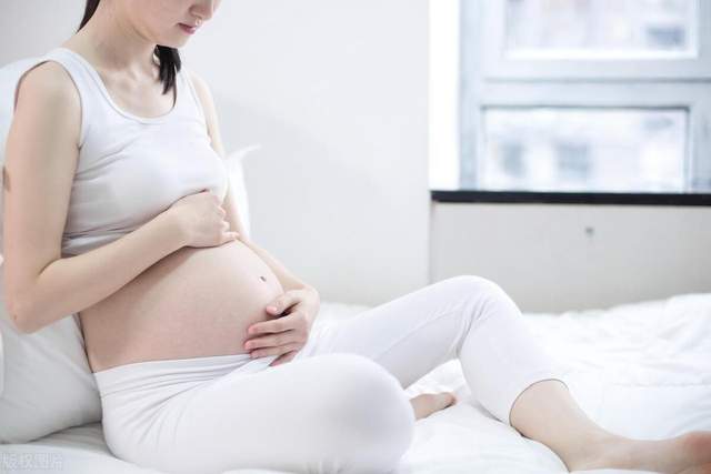 Riziko preeklampsie a hladiny homocysteínu v ranom tehotenstve: Ochranná úloha 6S-5-metyltetrahydrofolátu